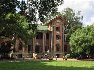 中山大學(xué)出國(guó)留學(xué)，找哪家機(jī)構(gòu)辦比較放心