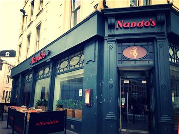 Nando’s烤雞店，讓你吃到停不下來(lái)