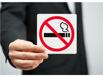 美國(guó)研究生吸煙率為4％。出臺(tái)全面控?zé)熜掠?jì)劃
